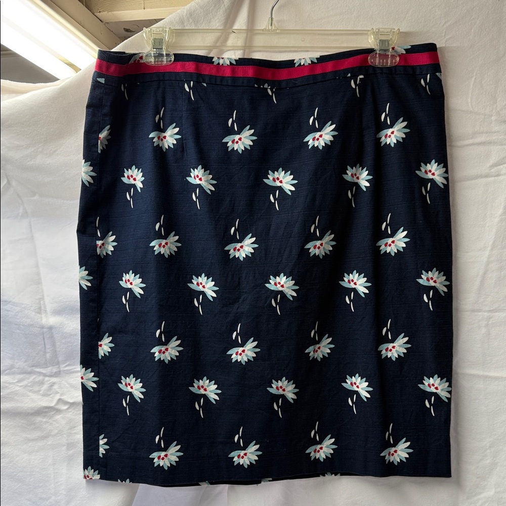 Boden Navy Floral Skirt - Picture 11 of 12
